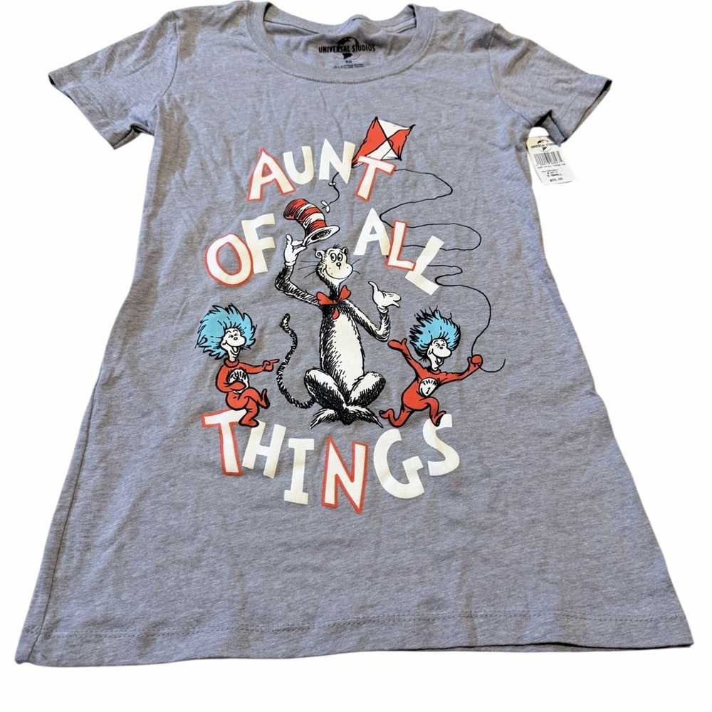 💚🌼UNIVERSAL STUDIOS DR. SEUSS AUNT OF ALL THINGS GRAY GRAPHIC T- SHIRT.